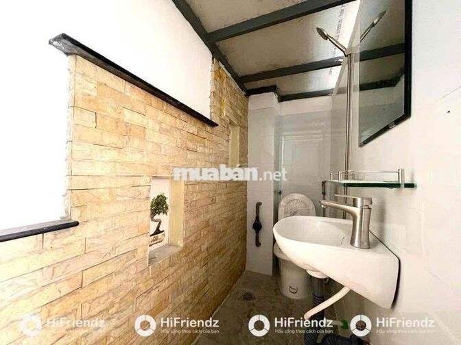MẶT BẰNG ĐẸP - ĐÔNG DÂN CƯ - SẴN BẠT MÁI GẦN TRƯỜNG HỌC - GIÁ CÒN FIX