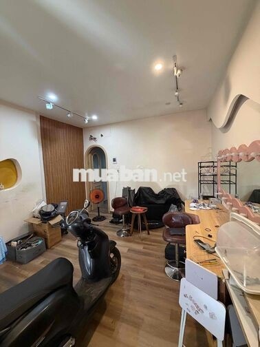 cho thuê nguyên căn mặt tiền 414 Âu Cơ