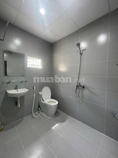 Cho thuê nhà 2 tầng ở khu tập thể Trường Xiếc, 128 đường Hồ Tùng Mậu