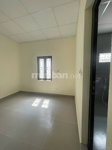 Cho thuê nhà 2 tầng ở khu tập thể Trường Xiếc, 128 đường Hồ Tùng Mậu