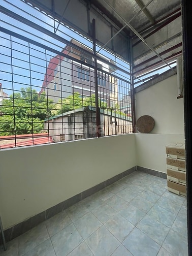 Cho thuê nhà 2 tầng ở khu tập thể Trường Xiếc, 128 đường Hồ Tùng Mậu