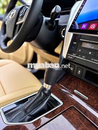 Toyota Camry, gia đình mình đang sử dụng