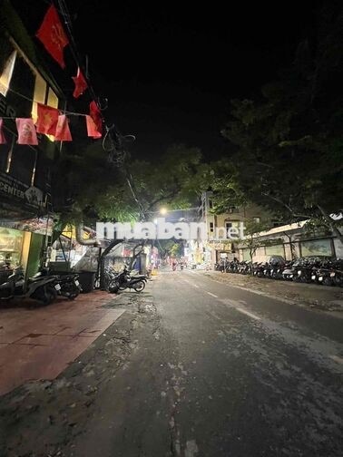Bán Đất mặt tiền ngã tư đường Phú Diễn