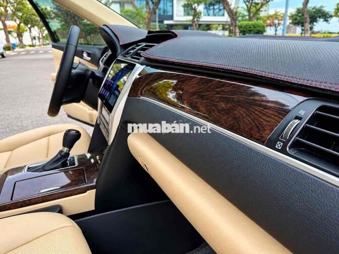 Toyota Camry, gia đình mình đang sử dụng