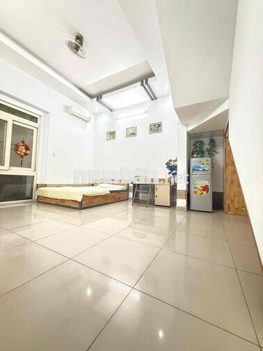 Phòng full nội thất tầng trệt hơn 30m2 gần Vườn Lài - Luỹ Bán Bích