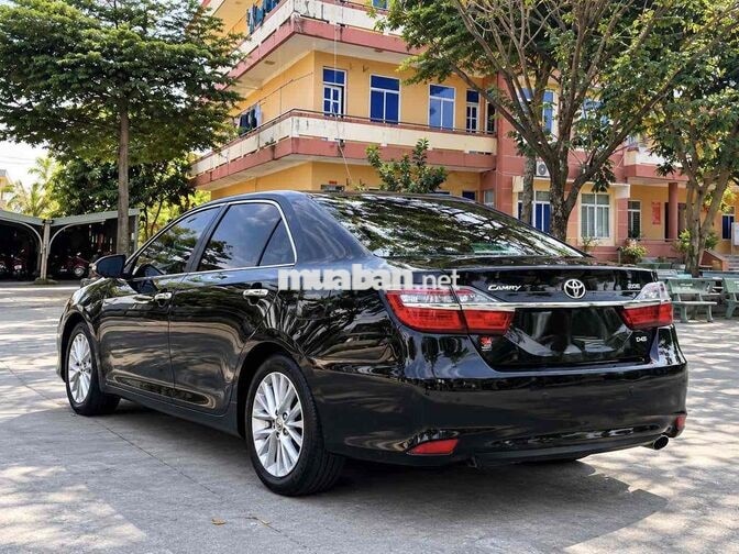Toyota Camry, gia đình mình đang sử dụng
