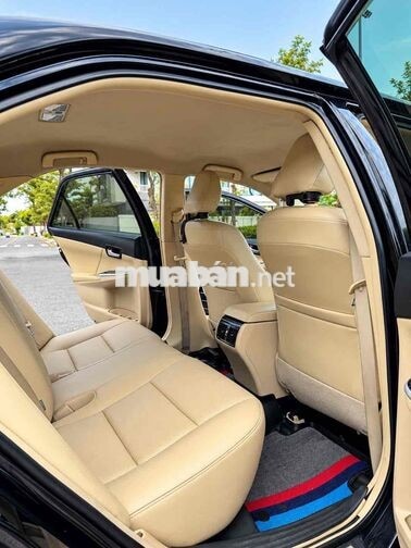 Toyota Camry, gia đình mình đang sử dụng