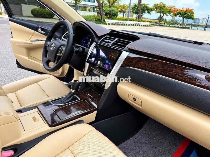 Toyota Camry, gia đình mình đang sử dụng