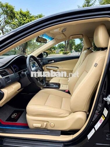 Toyota Camry, gia đình mình đang sử dụng