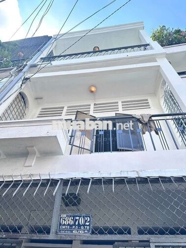 nha thuê 686/70/2 cách mạng tháng 8 4 tầng 3pn 3wc giá 11 triêu