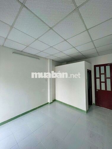 nha thuê 686/70/2 cách mạng tháng 8 4 tầng 3pn 3wc giá 11 triêu