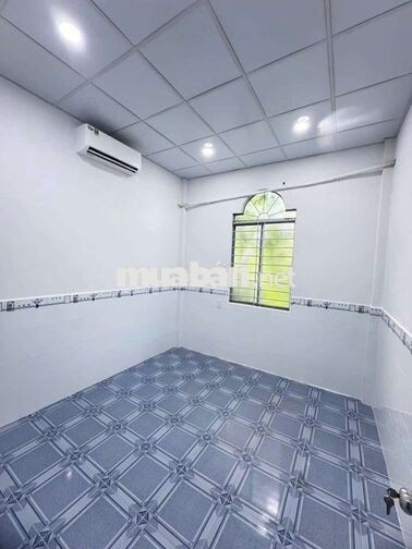 nha thuê 686/70/2 cách mạng tháng 8 4 tầng 3pn 3wc giá 11 triêu