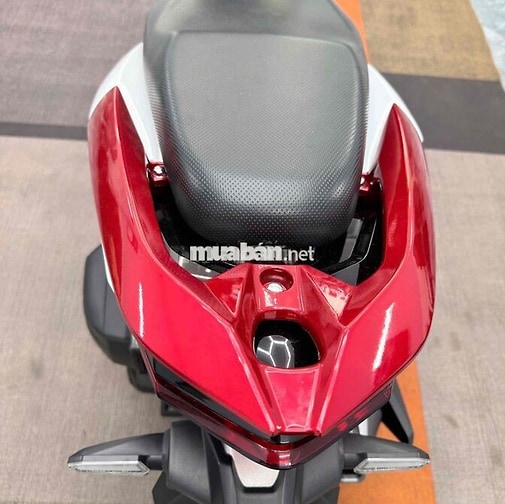Honda Vario 150 2023 7000 km trắng đỏ odo lướt
