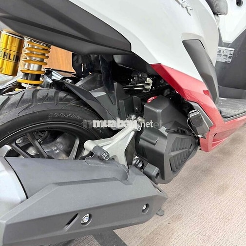 Honda Vario 150 2023 7000 km trắng đỏ odo lướt