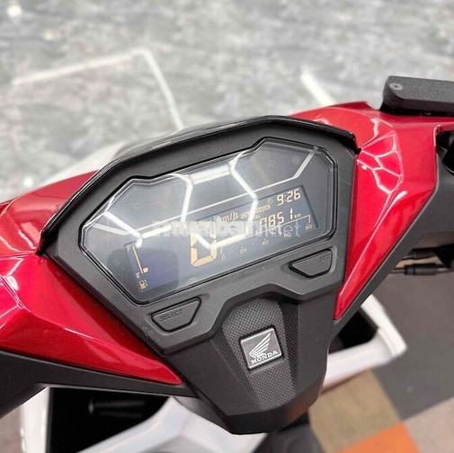 Honda Vario 150 2023 7000 km trắng đỏ odo lướt