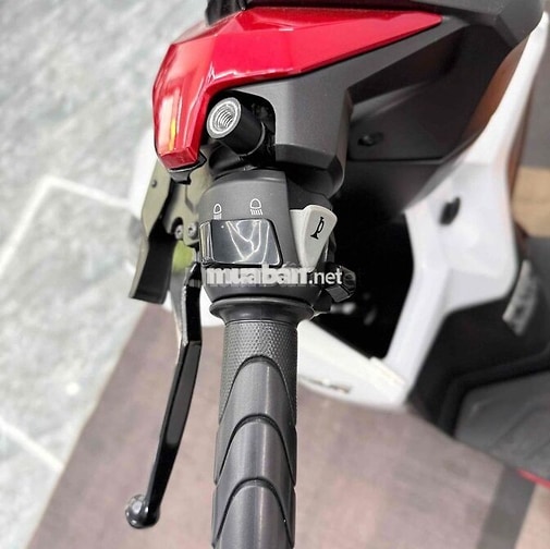 Honda Vario 150 2023 7000 km trắng đỏ odo lướt