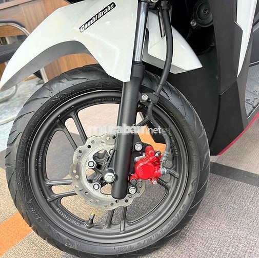 Honda Vario 150 2023 7000 km trắng đỏ odo lướt
