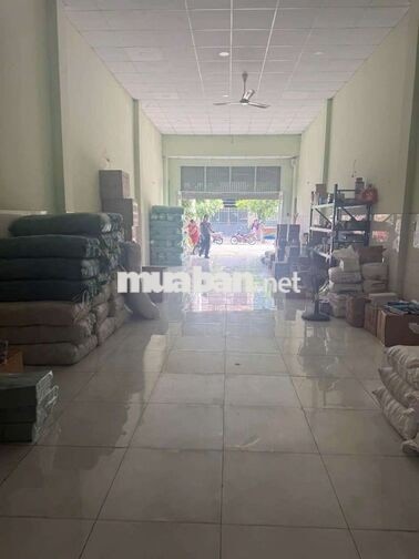 Nhà ngợp lắm rồi giảm sốc 950t còn có 4,6ty visip1 nhanh mới kịp ạ