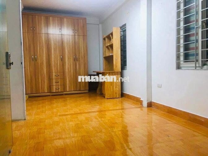 Cho thuê nhà Thạch Bàn,ô tô tải qua nhà,Nhà 4 tầng.Đầy đủ nội thất.6tr