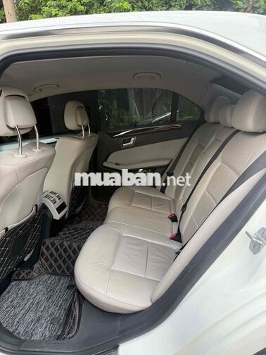 Mercedes-Benz E 250 Tự động Trắng