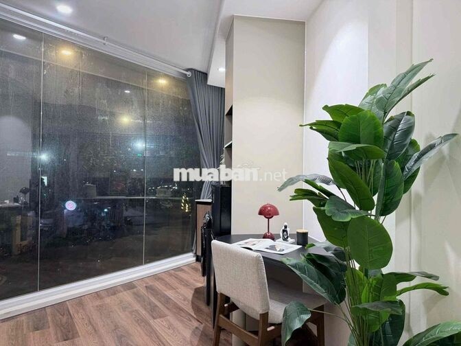 Trống lại căn 1 phòng ngủ ngay mặt tiền Lý Tự Trọng khu phố tây