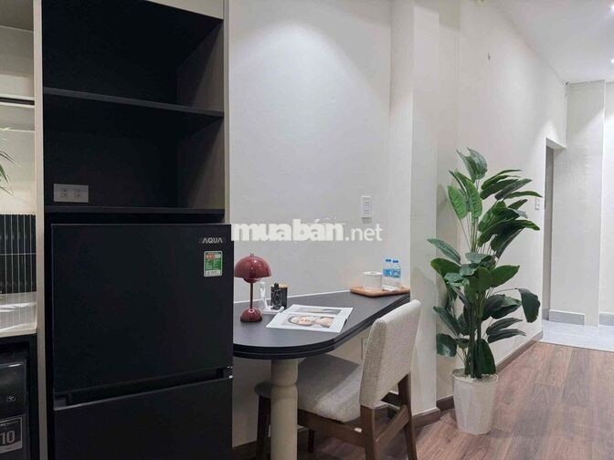 Trống lại căn 1 phòng ngủ ngay mặt tiền Lý Tự Trọng khu phố tây