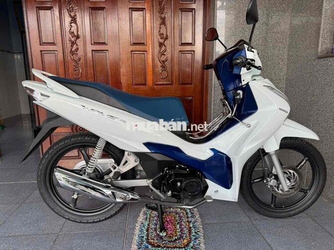 Wave 125i /2024 đi 985 km Trắng Xanh 9 chủ ký CC