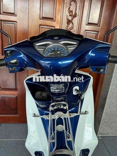 Wave 125i /2024 đi 985 km Trắng Xanh 9 chủ ký CC