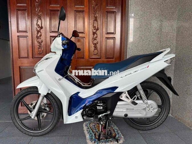 Wave 125i /2024 đi 985 km Trắng Xanh 9 chủ ký CC