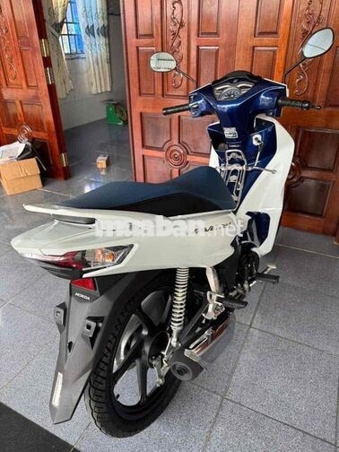 Wave 125i /2024 đi 985 km Trắng Xanh 9 chủ ký CC