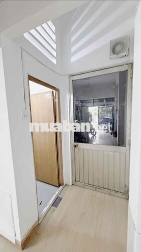 CHÍNH CHỦ CHO THUÊ GẦN HUIT AEON CÓ GÁC TẦNG TRỆT 30m2