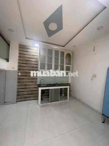 Cho thuê nhà ngay trung tâm Q5 hẻm đẹp