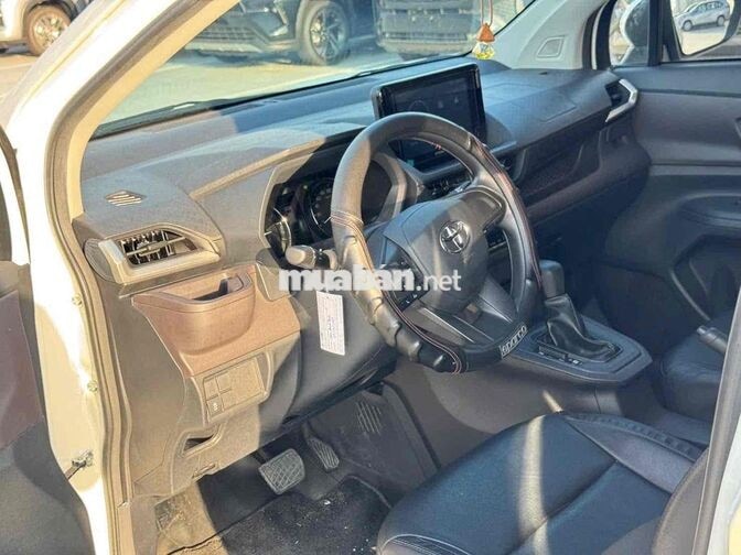 Toyota Avanza 2024 Tự động 7 chỗ 13.000 km Trắng