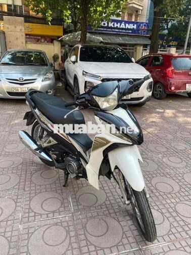 Honda Wave RSX 110 màu trắng đen