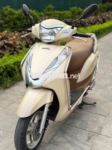 Honda Lead màu vàng kem 125cc đẹp như mới