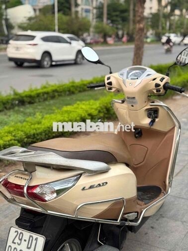 Honda Lead màu vàng kem 125cc đẹp như mới