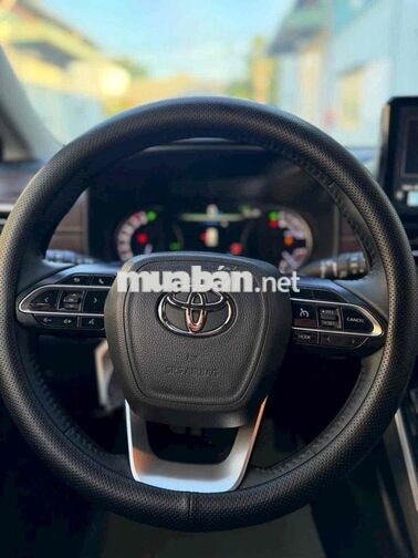 Toyota Innova Cross 2024 2.0V 90000 km Nâu