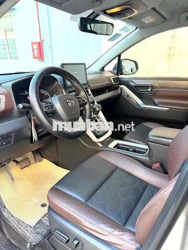 Toyota Innova Cross 2024 2.0V 90000 km Nâu