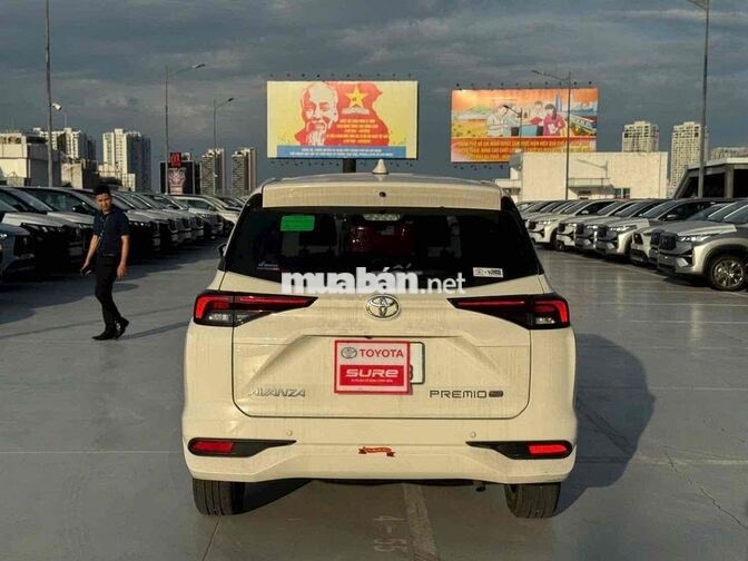 Toyota Avanza 2024 Tự động 7 chỗ 13.000 km Trắng