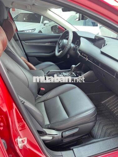Mazda 3 2025 1.5 Pre lươt 8.900km xe 1 chủ bd full
