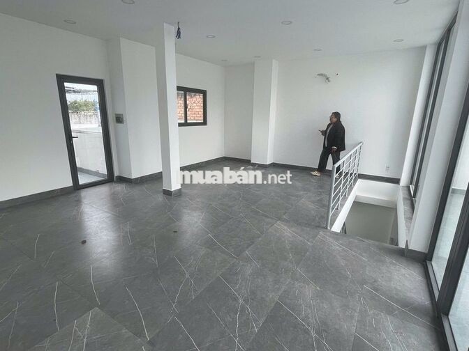 MẶT TIỀN CỘNG HÒA NGÃ 4 HOÀNG HOA THÁM - 8x20m - 4 TẦNG SUỐT MỚI ĐẸP