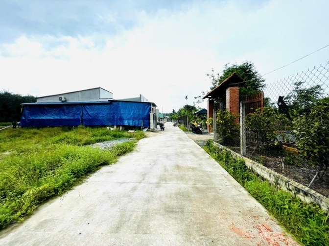 Bán lô đất 85m2,SHR ngay chợ Mỹ Hạnh, thanh khoản cao