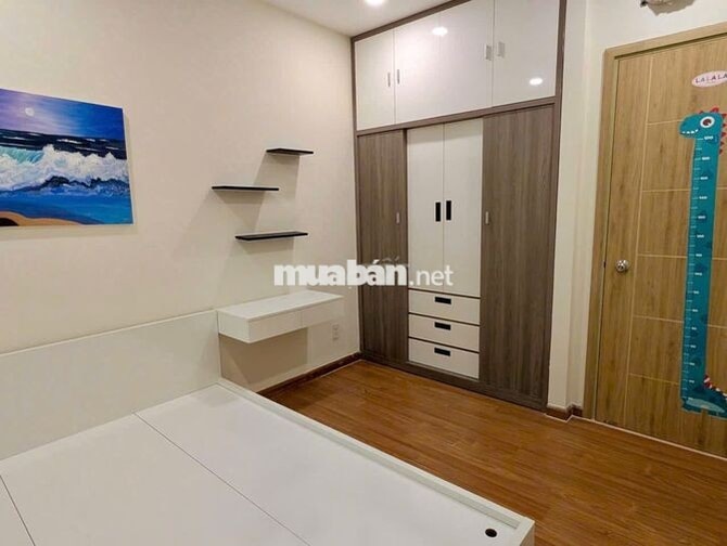 Bán Căn 2PN và 2WC Full nội thất; Mới 90%. LH XEM NHÀ !