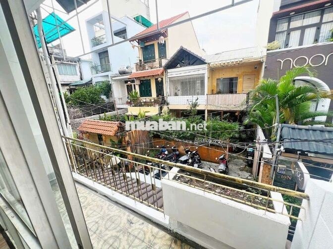 Nhà Hẻm 4.5m - 4pn- Rộng 4x18 Kinh doanh Ở Trần Hữu Trang