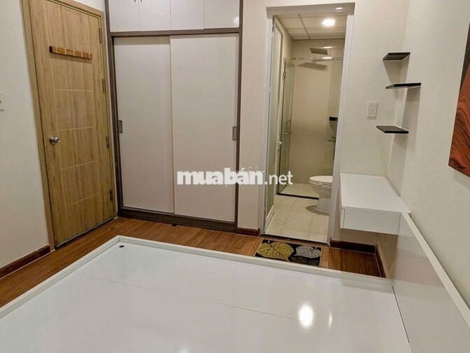 Bán Căn 2PN và 2WC Full nội thất; Mới 90%. LH XEM NHÀ !