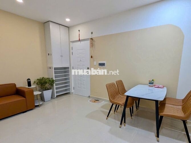 Bán Căn 2PN và 2WC Full nội thất; Mới 90%. LH XEM NHÀ !