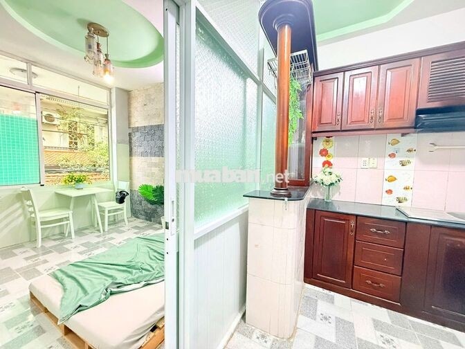 Phòng tách bếp ngay hẻm 3 Thành Thái - Tầng 1 Free xe - Siêu Hiếm