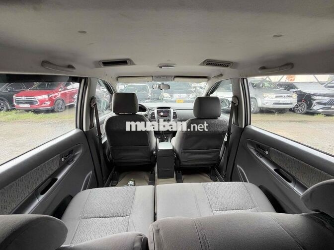 Toyota Innova 2012 Bạc