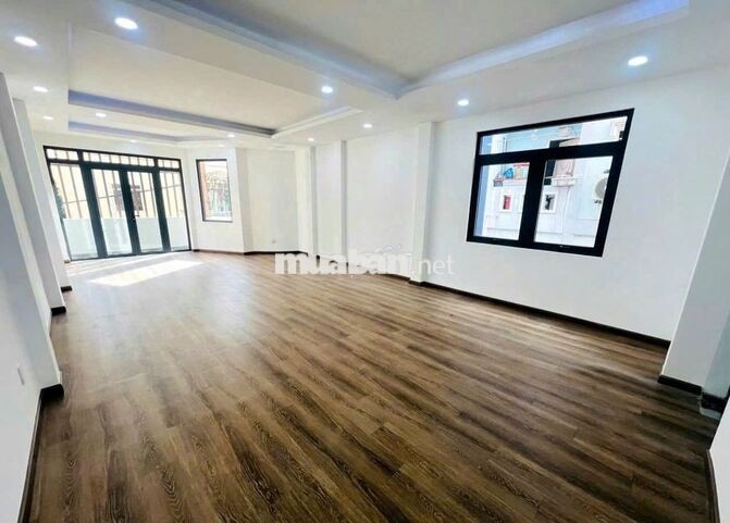 Cho thuê nhà góc 2MT 260A Nguyễn Thái Bình P.12 Q.Tân Bình