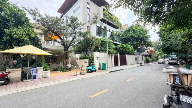 Bán nhà MT Ngô Thời Nhiệm. DT khủng 20x32m